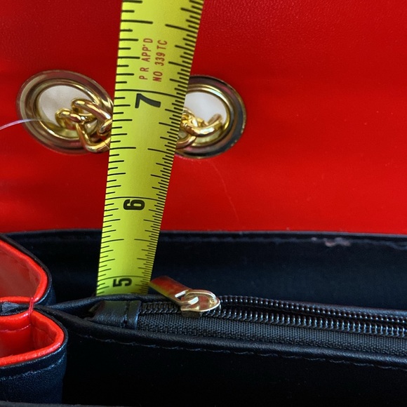 Beautiful red quilted shoulder bag - Picture 12 of 13